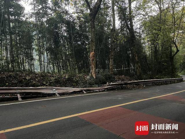 四川峨眉山发生一起交通事故，致3人死亡、2人受伤