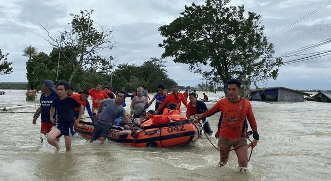 形势突然有变？没等解放军出手，菲81人当场死亡，马科斯要被拉下台