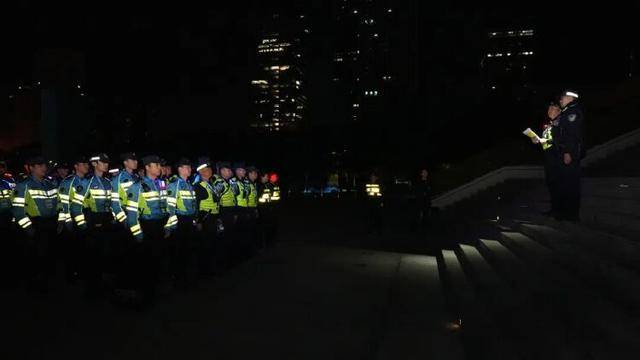 福田公安投入近3000名警力护航深圳马拉松