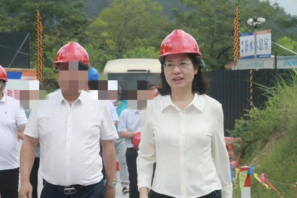 “美女官员”林虹被“双开”：双面人生背后隐藏的权力欲望！