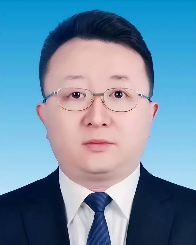 他们任政府一把手！直辖市人事密集调整