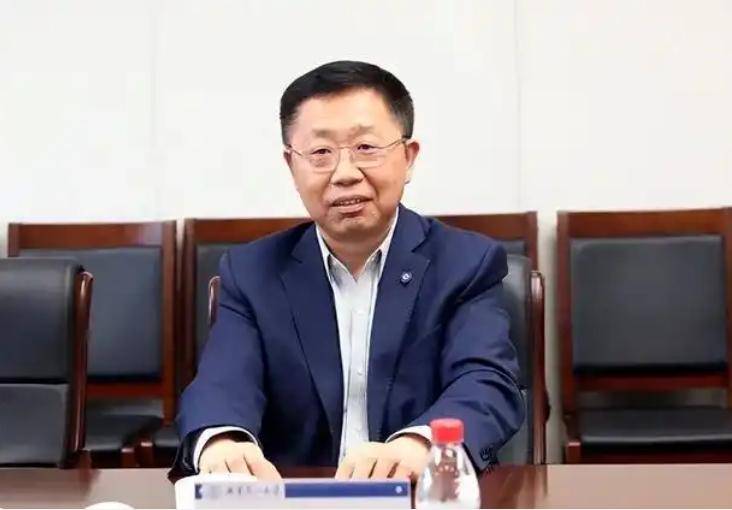 11人密集履新省部级职务，中候补任省委副书记