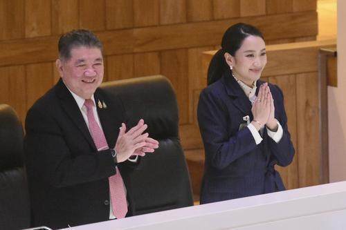佩通坦被暂停职务，他信家族的总理们为何总是“出事”？丨国际观察