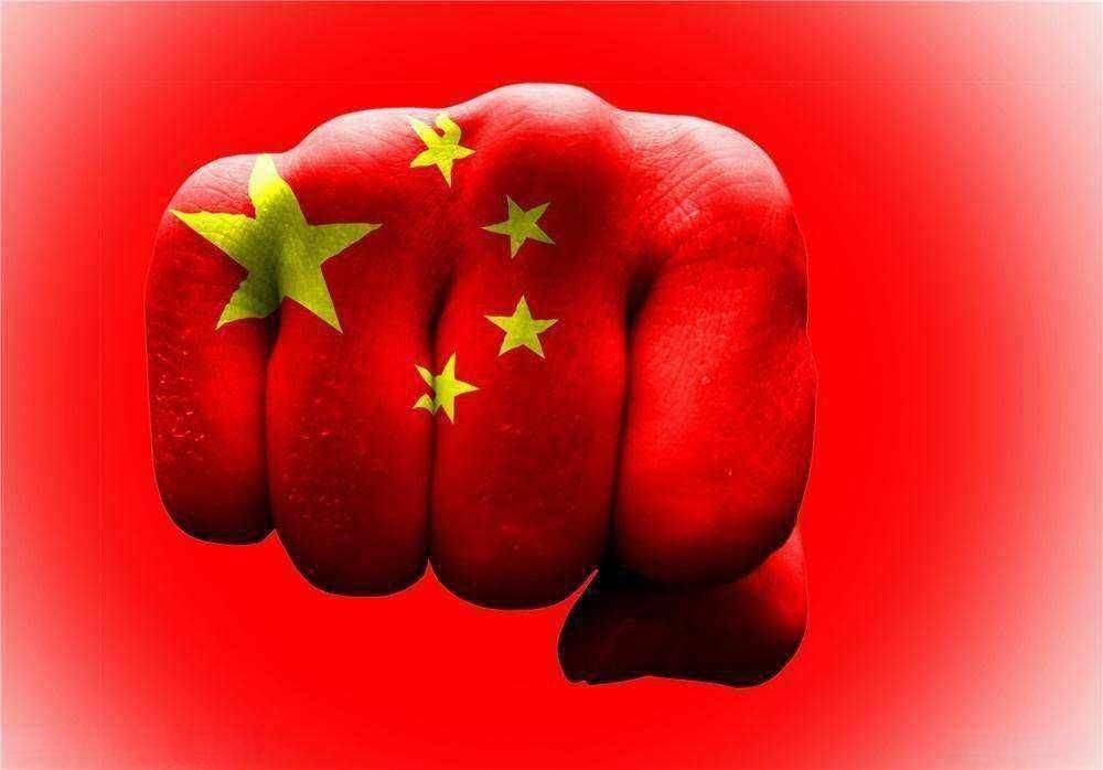 比美国更欠揍的是他，台海爆发紧张事件，解放军二话不说，上炮弹