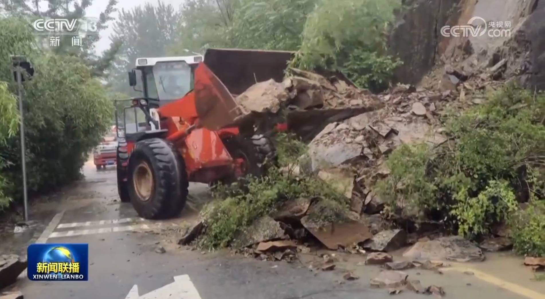 多地出现降雨天气 各地各部门积极应对