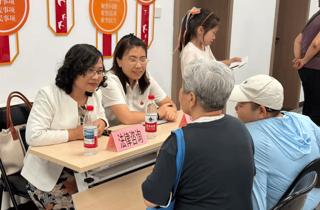 “法治进社区（村）”法律服务团走进甘家口街道